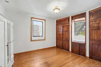 Prime Location, In The Heart Of Flushing Downtown. Very Close To - photo 8