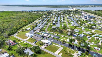 Builder-ready vacant lot at the mouth of the Myakka River Bridge - photo 3