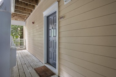 Beautiful 3 bed 2 bath condo on Daniel Island! Gourmet kitchen - photo 4