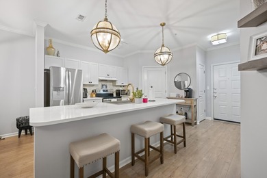 Beautiful 3 bed 2 bath condo on Daniel Island! Gourmet kitchen - photo 5