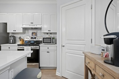 Beautiful 3 bed 2 bath condo on Daniel Island! Gourmet kitchen - photo 8