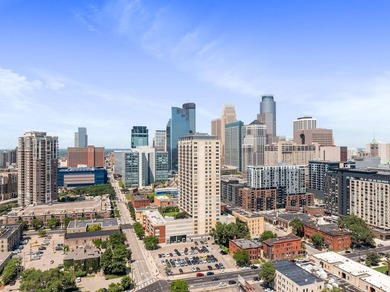 This Skyscape single-level end-unit condo offers the privacy and - photo 28