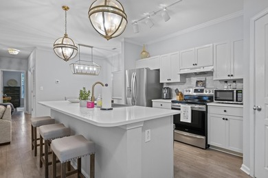 Beautiful 3 bed 2 bath condo on Daniel Island! Gourmet kitchen - photo 9