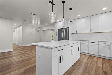 Beautifully renovated 4BR/3.5BA home in the heart of Lake Park - photo 6