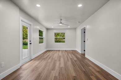 Beautifully renovated 4BR/3.5BA home in the heart of Lake Park - photo 10