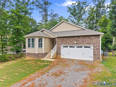Experience the best of Lake Caroline living in this beautifully - photo 2