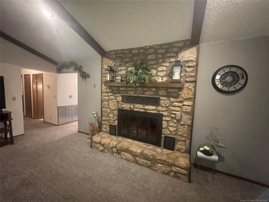 Keystone Lake living in gated Gull Bay. 2 Owner Well Cared For - photo 6