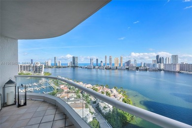 Step into a stunning, fully redesigned waterfront residence-just - photo 2