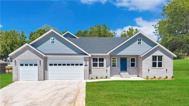 Lake Home For Sale in Holiday Island, Arkansas