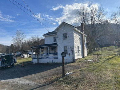 Raystown Lake Home For Sale in Saxton Pennsylvania