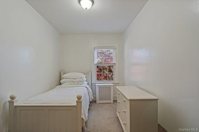 Exquisite Tudor attached townhouse nestled on a gorgeous, quiet - photo 14