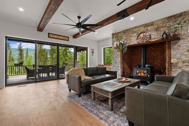 This extraordinary 6,860 SF, 5BD/5BA estate is set on 6.78 - photo 15