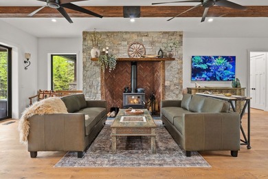This extraordinary 6,860 SF, 5BD/5BA estate is set on 6.78 - photo 16