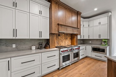 This extraordinary 6,860 SF, 5BD/5BA estate is set on 6.78 - photo 25