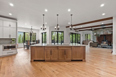 This extraordinary 6,860 SF, 5BD/5BA estate is set on 6.78 - photo 27