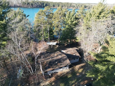 Take a look at this multi-level, 4-bed, 3-bathroom year-round - photo 8