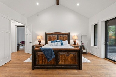 This extraordinary 6,860 SF, 5BD/5BA estate is set on 6.78 - photo 33