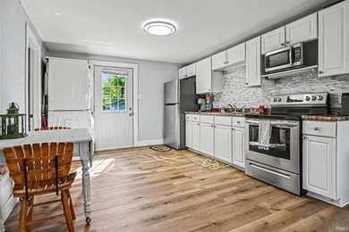 PRICE IMPROVEMENT!! Discover the perfect blend of coziness and - photo 4