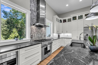 With impeccable craftsmanship, sophisticated modern design, and - photo 9