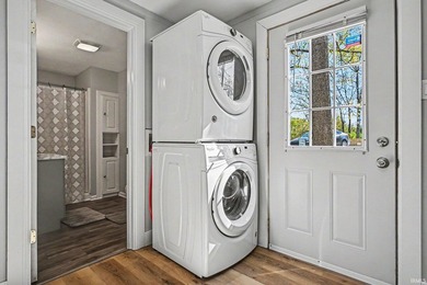 PRICE IMPROVEMENT!! Discover the perfect blend of coziness and - photo 9