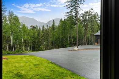 This extraordinary 6,860 SF, 5BD/5BA estate is set on 6.78 - photo 44