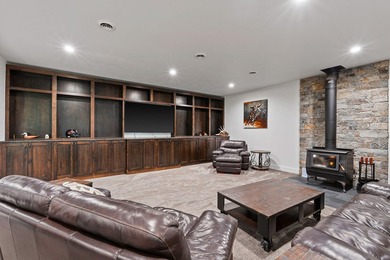 This extraordinary 6,860 SF, 5BD/5BA estate is set on 6.78 - photo 49