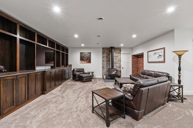 This extraordinary 6,860 SF, 5BD/5BA estate is set on 6.78 - photo 50