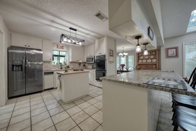 Welcome to your serene retreat in the beautiful, gated community - photo 7