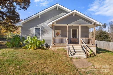 Lake Hickory Home For Sale in Hickory North Carolina