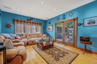Welcome to this sprawling 1971-built, 4-bedroom, 2.5-bathroom - photo 14