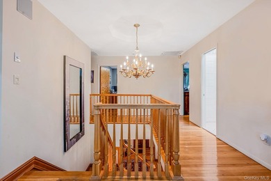 Welcome to this sprawling 1971-built, 4-bedroom, 2.5-bathroom - photo 17