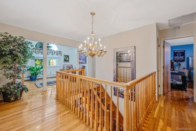 Welcome to this sprawling 1971-built, 4-bedroom, 2.5-bathroom - photo 18