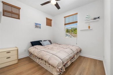 Welcome to this beautifully upgraded detached home featuring 3 - photo 19
