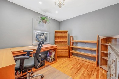 Welcome to this sprawling 1971-built, 4-bedroom, 2.5-bathroom - photo 21