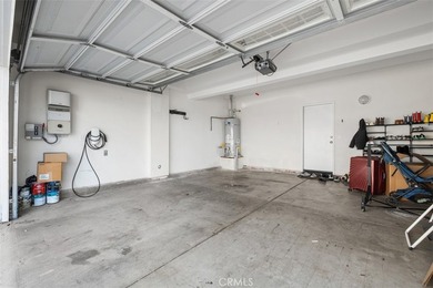 Welcome to this beautifully upgraded detached home featuring 3 - photo 25