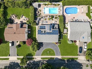 Welcome to this sprawling 1971-built, 4-bedroom, 2.5-bathroom - photo 30