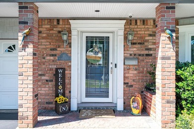 Welcome to this sprawling 1971-built, 4-bedroom, 2.5-bathroom - photo 31