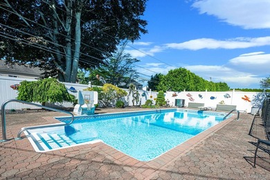 Welcome to this sprawling 1971-built, 4-bedroom, 2.5-bathroom - photo 36