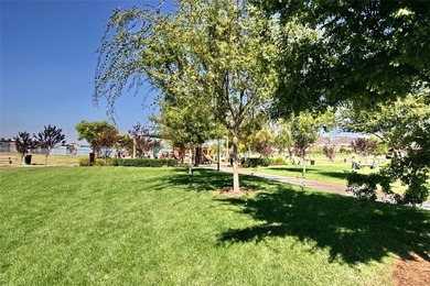 Welcome to this beautifully upgraded detached home featuring 3 - photo 36