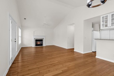 Welcome home to this charming 3-bedroom, 2-bath cottage-style - photo 5