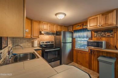 Charming, move-in-ready cottage in Broadalbin, just steps from - photo 9