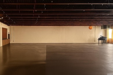 Heart of city & entry block to Downtown area with 22,000sqf of