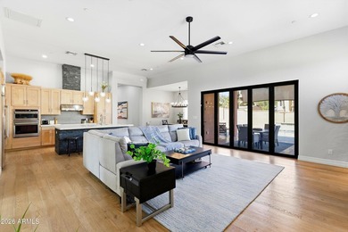 Modern desert luxury beautifully designed single-level home in - photo 8