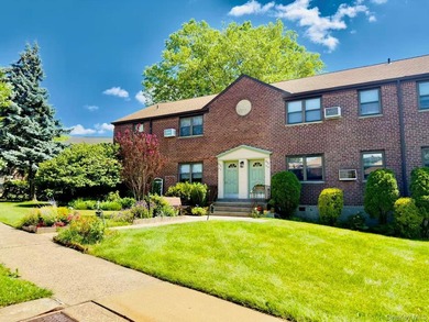 Beautiful newly renovated Large 2 Bedrooms in one of the best - photo 1