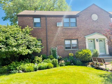 Beautiful newly renovated Large 2 Bedrooms in one of the best - photo 3