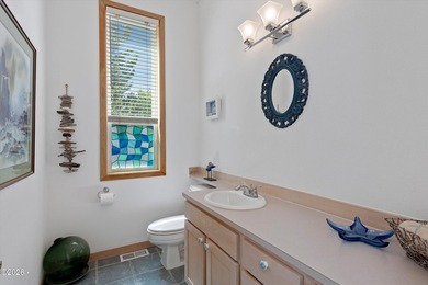 SPECTACULAR OCEAN VIEW HOME IN DESIRABLE ROADS END! Enjoy - photo 24