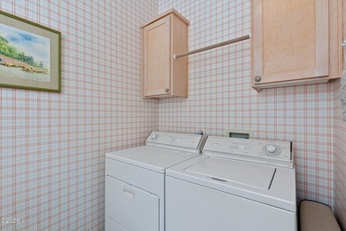 SPECTACULAR OCEAN VIEW HOME IN DESIRABLE ROADS END! Enjoy - photo 27