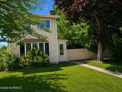 Charming 2-story Colonial nestled on a private 50' x 100' lot - photo 1