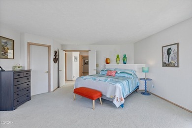 SPECTACULAR OCEAN VIEW HOME IN DESIRABLE ROADS END! Enjoy - photo 33