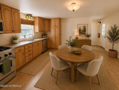 Charming 2-story Colonial nestled on a private 50' x 100' lot - photo 4